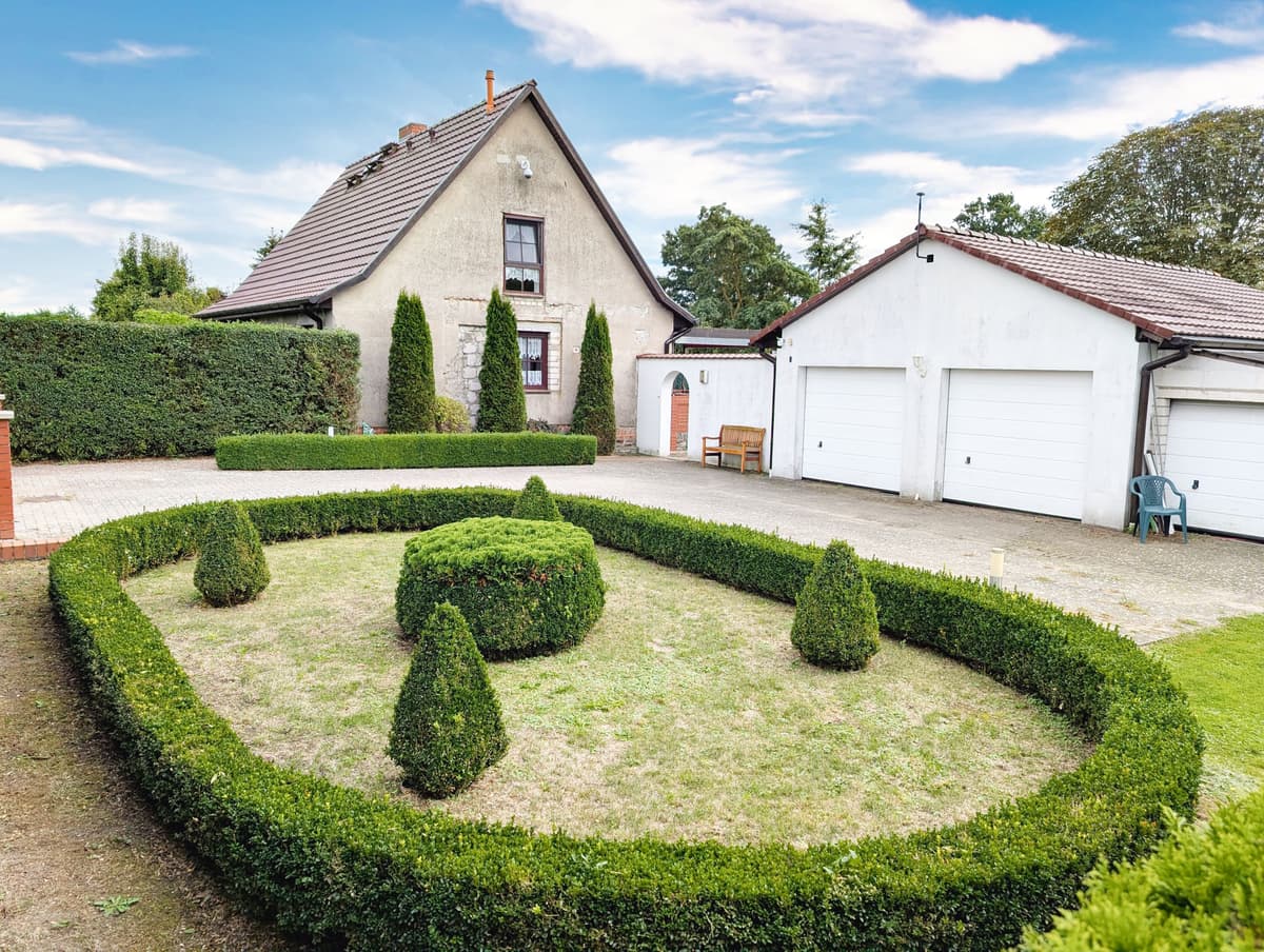 Ein Zuhause zum Wohlfühlen – modernisiert, ruhig gelegen mit Terrasse und Doppelgarage